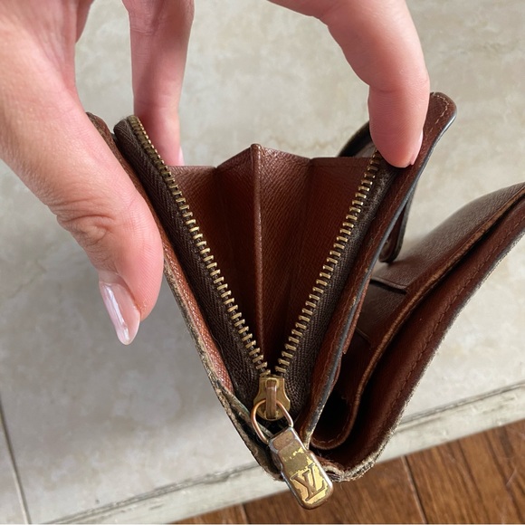 Authentic Louis Vuitton Vintage Compact Monogram Canvas Wallet - Picture 10 of 17